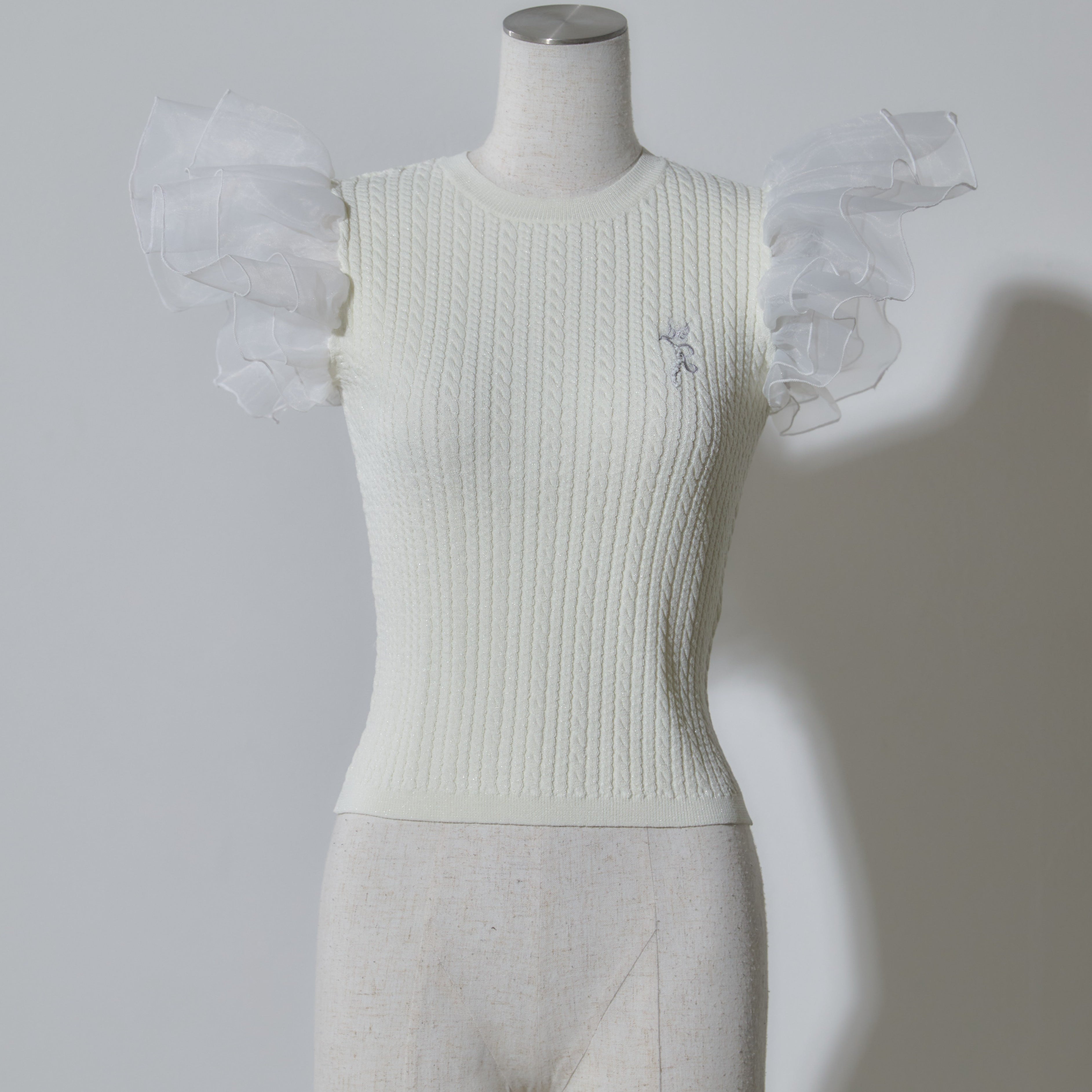 Flutter Sleeve Knit Tops