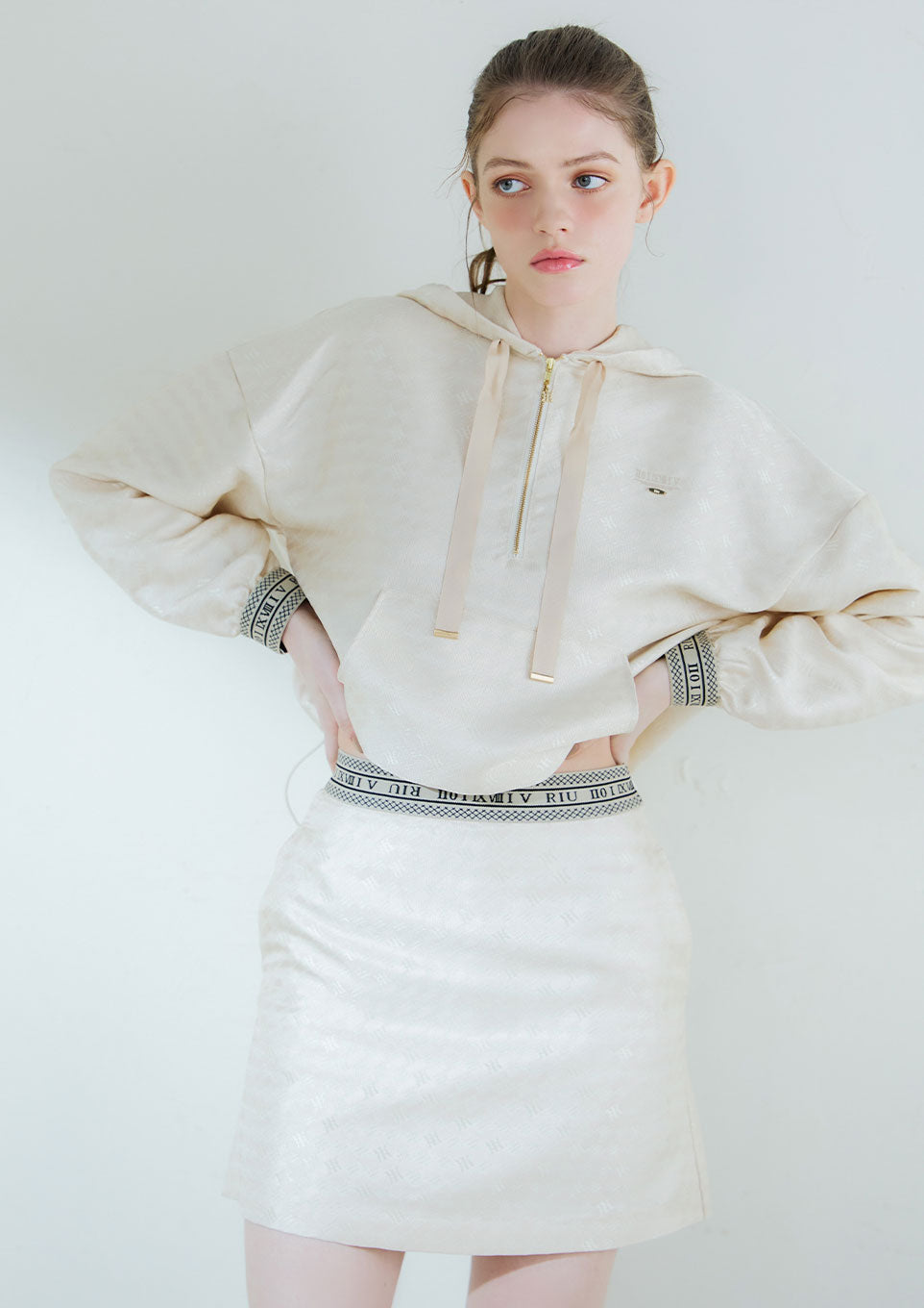 Monogram jacquard pullover×short skirt