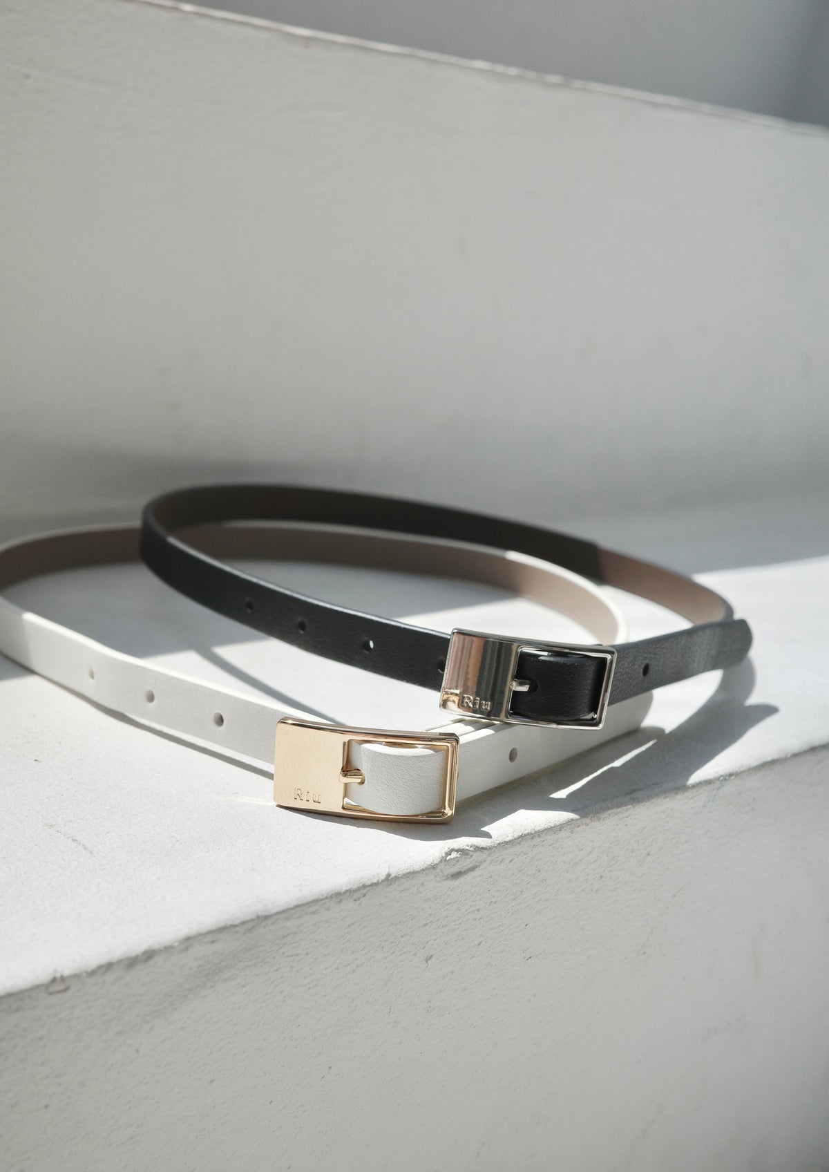 Reversible narrow belt